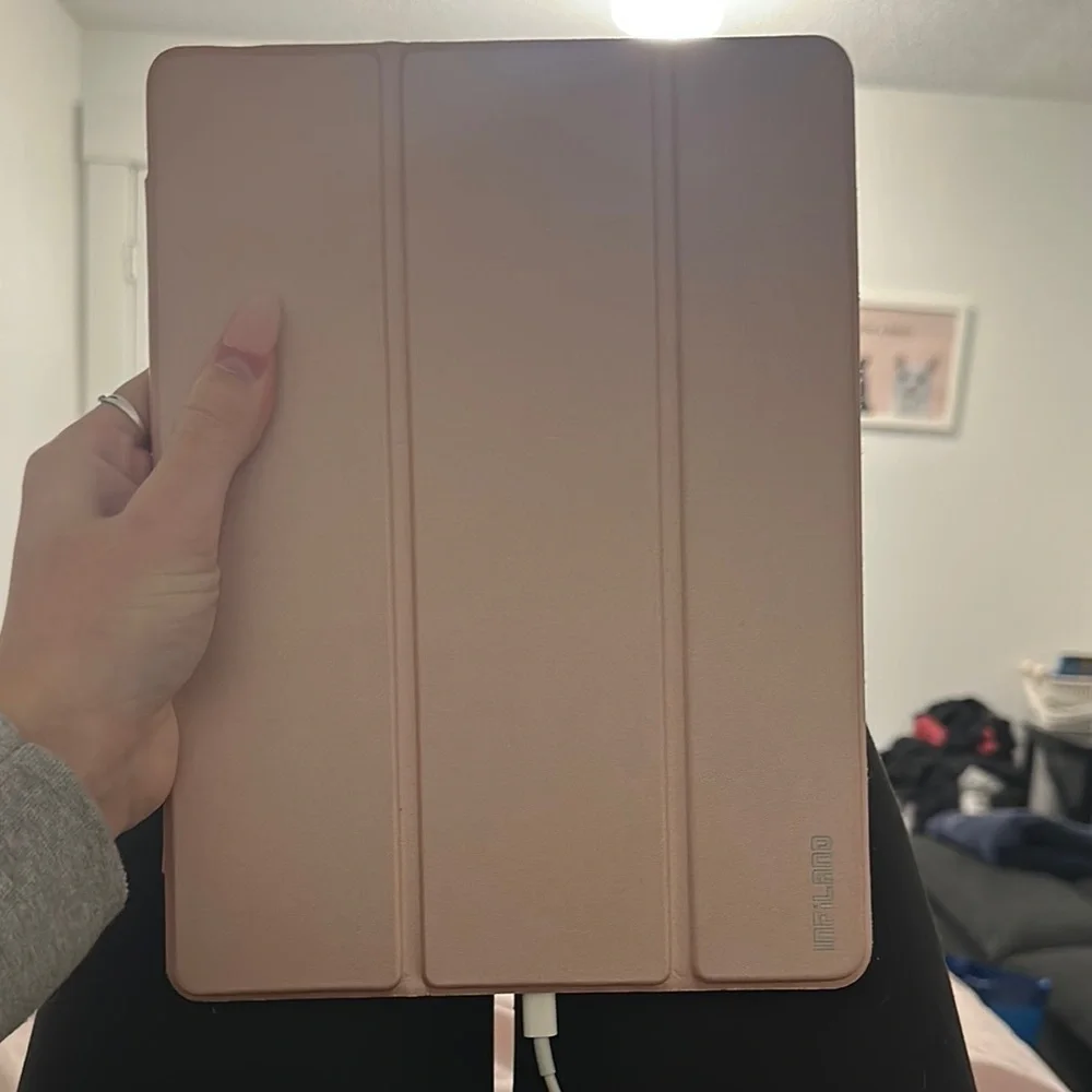 Apple Gray ipad air 3 no cracks, no damages, and barley used!